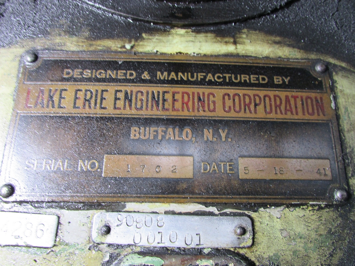 1941 LAKE ERIE ENGINEERING CORP 4 POST HYDRAULIC PRESS | Levy Recovery Group